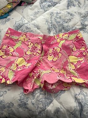 Lilly Pulitzer Pink Floral Scallop Hem High-Waist Shorts